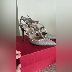 Valentino rockstud pumps